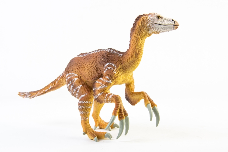 Therizinosaurus is standing alone